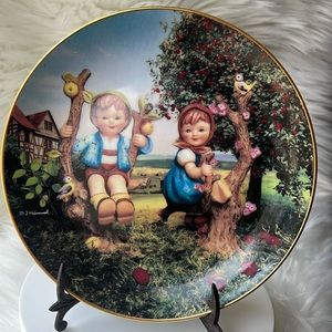 The M.I. Hummel Plate Collection “APPLE TREE BOY & GIRL” LITTLE COMPANIONS